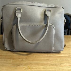 STACKERS LAPTOP BAG Leather-like exterior with quilted lining